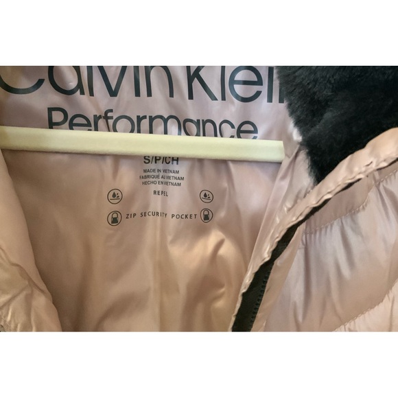 Calvin Klein Performance puffer jacket. Size 6. Rose gold and black color. - Picture 6 of 11